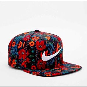 Nike Pro Floral Snapback Cap in Orange and Red